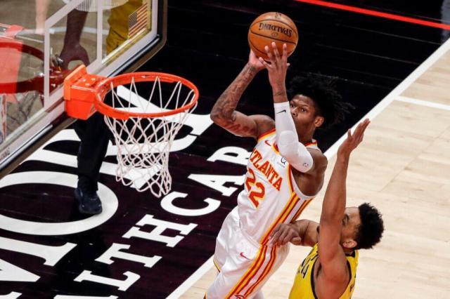 8868体育-老鹰球迷调查：球队应该全力交易第三位球星吗？